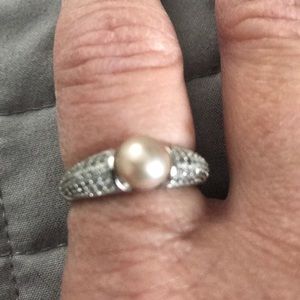 Authentic Akoya pearl set in sterling silver ring